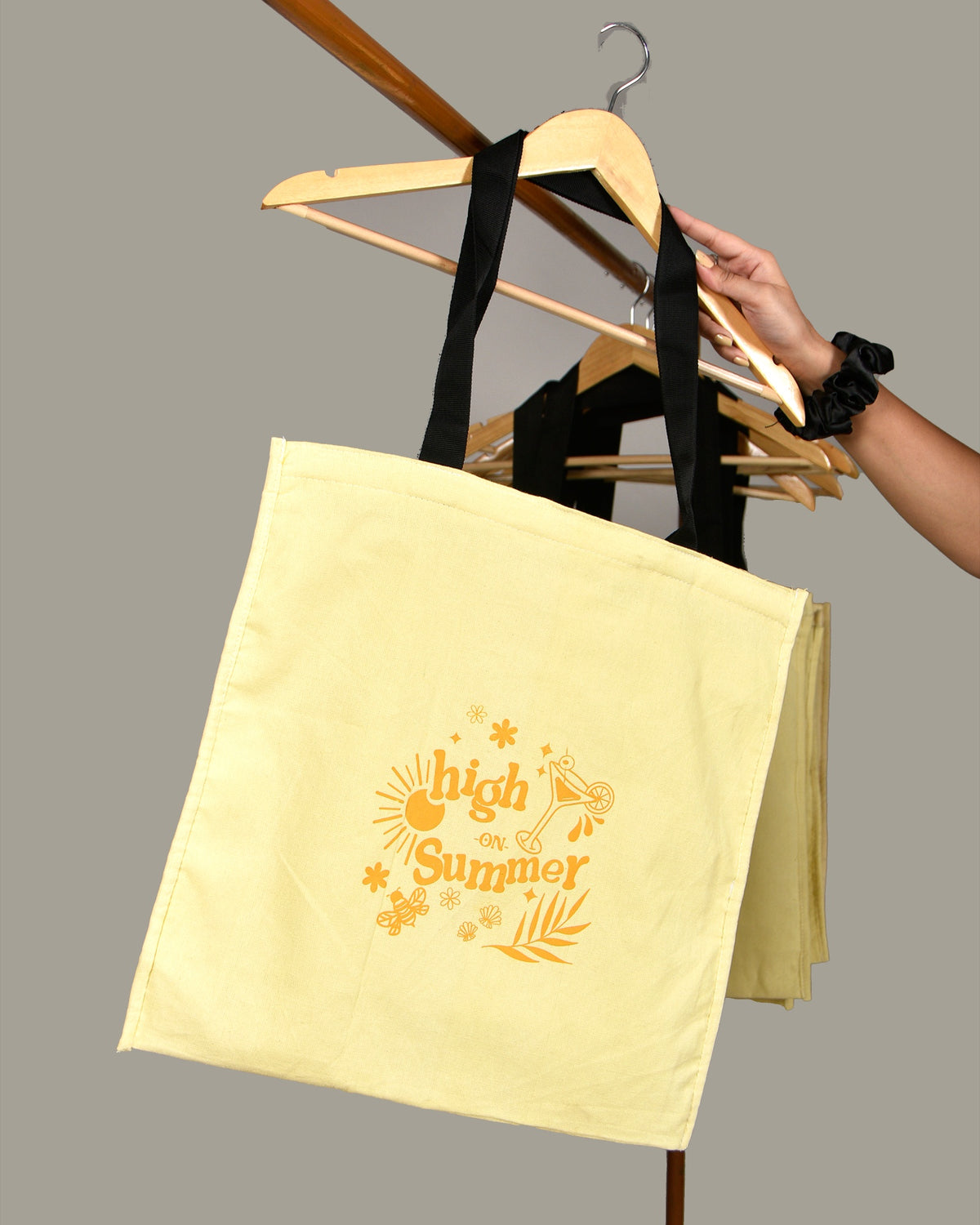 High on summer tote